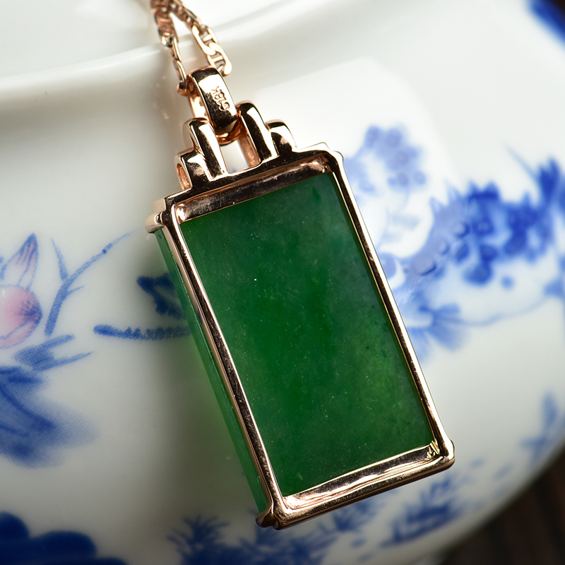源腾珠宝★天然a货翡翠18k金镶钻冰糯种翡翠满绿方牌吊坠6.82g