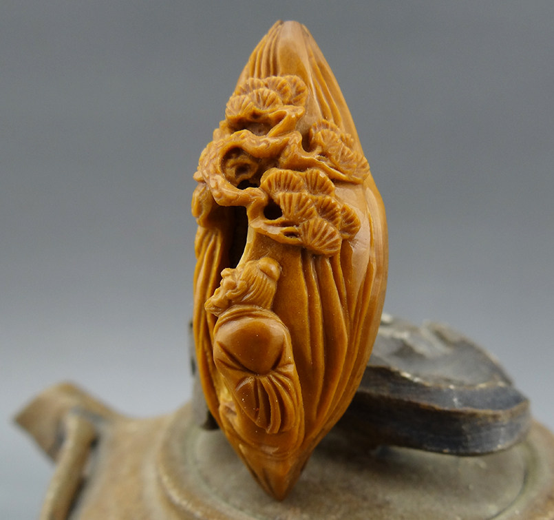 苏工核雕名家磐石《望庐山瀑布》