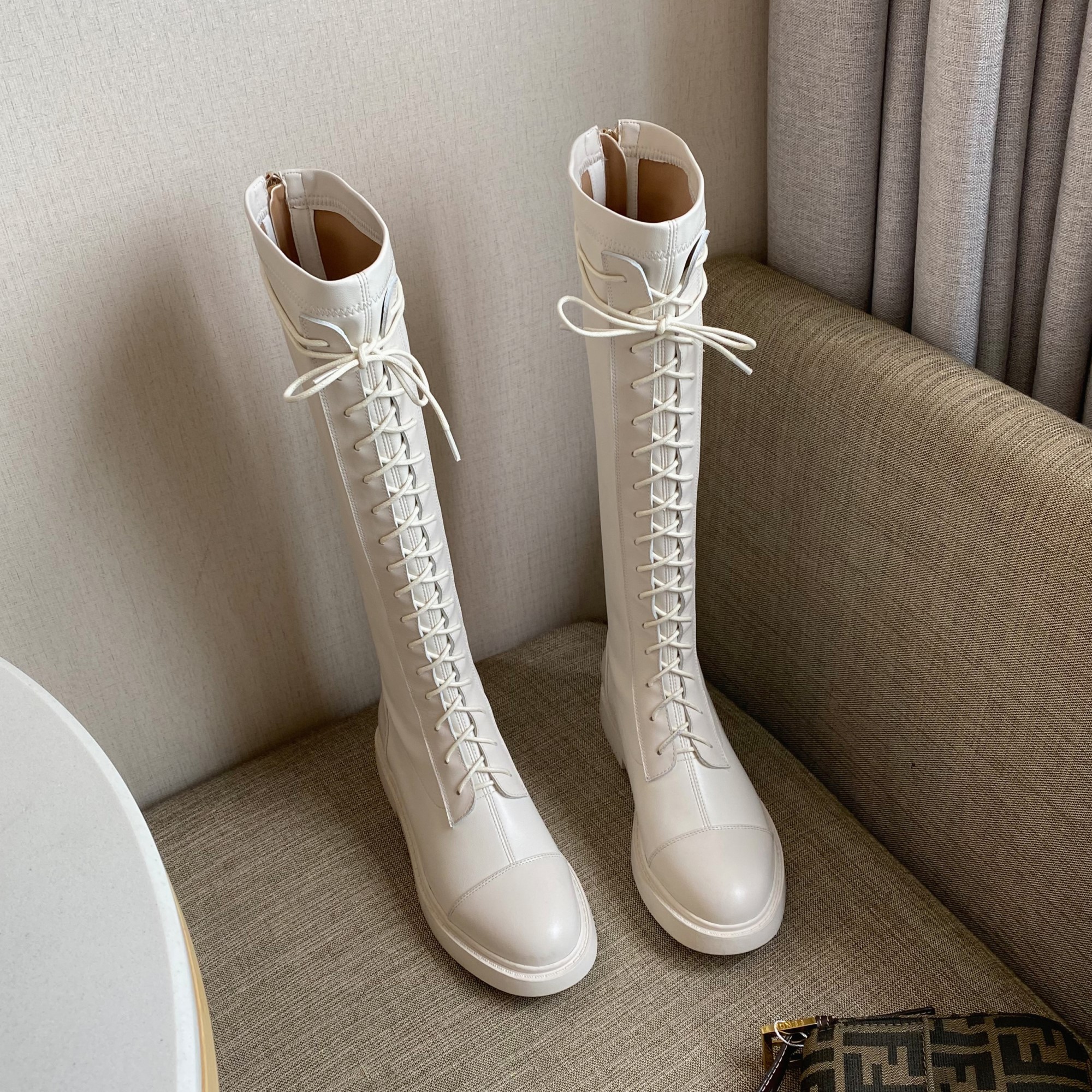 骑士靴女2022新款真皮系带马丁靴白色瘦瘦弹力靴高筒靴不过膝长靴