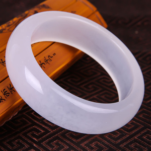 翡翠手镯白玉图片