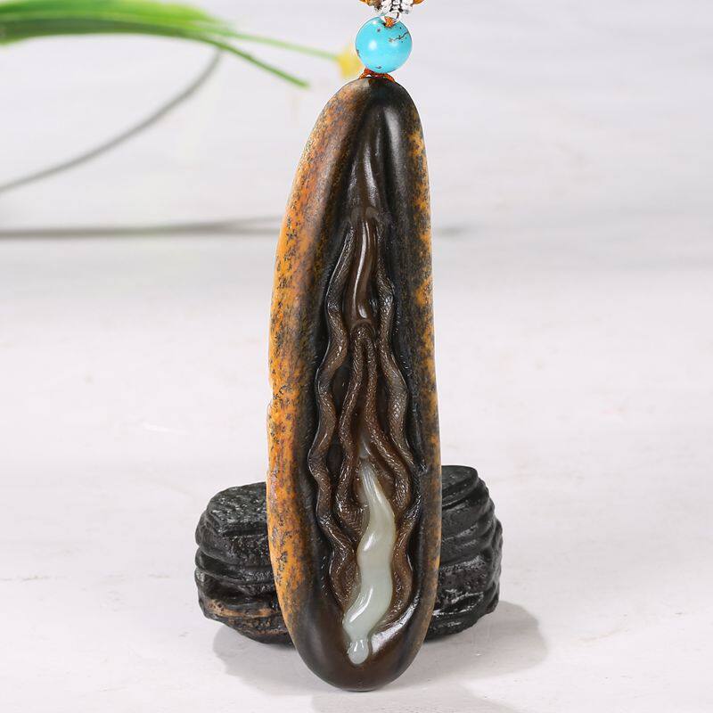 和田玉 藏品 多色【生命之源】把件重119.53克