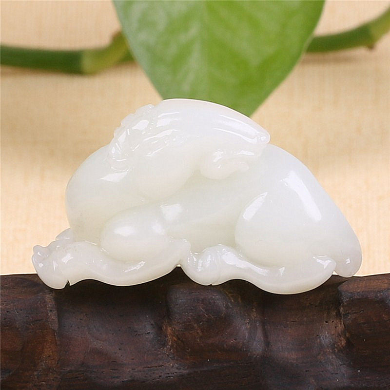 苏工精雕和田玉白玉生肖羊挂件重35.5652克