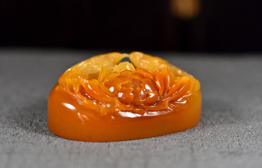 寿山石 黄芙蓉石《花开富贵》色泽漂亮 质地老洁 精品收藏