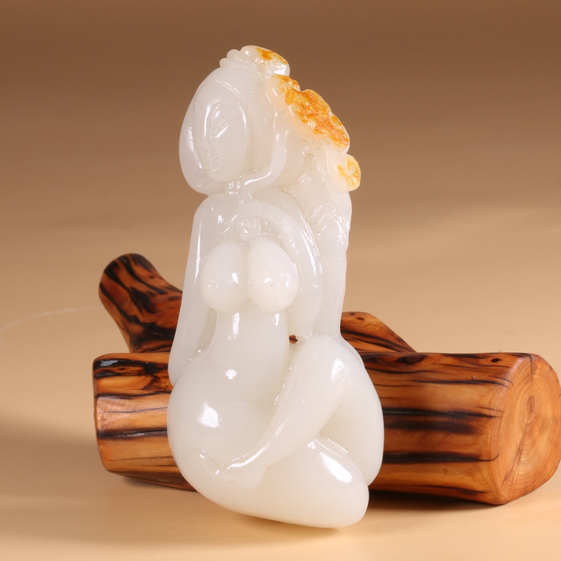 【美女】苏工精雕和田玉美女把件101.64克