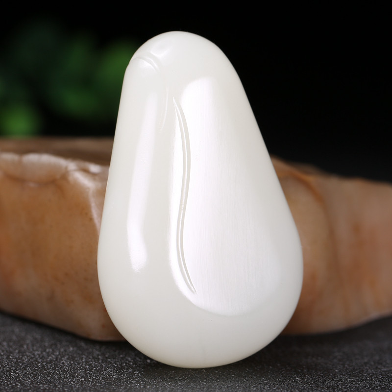 【羊脂白】珍品稀少和田玉 随形 原石 113.89克