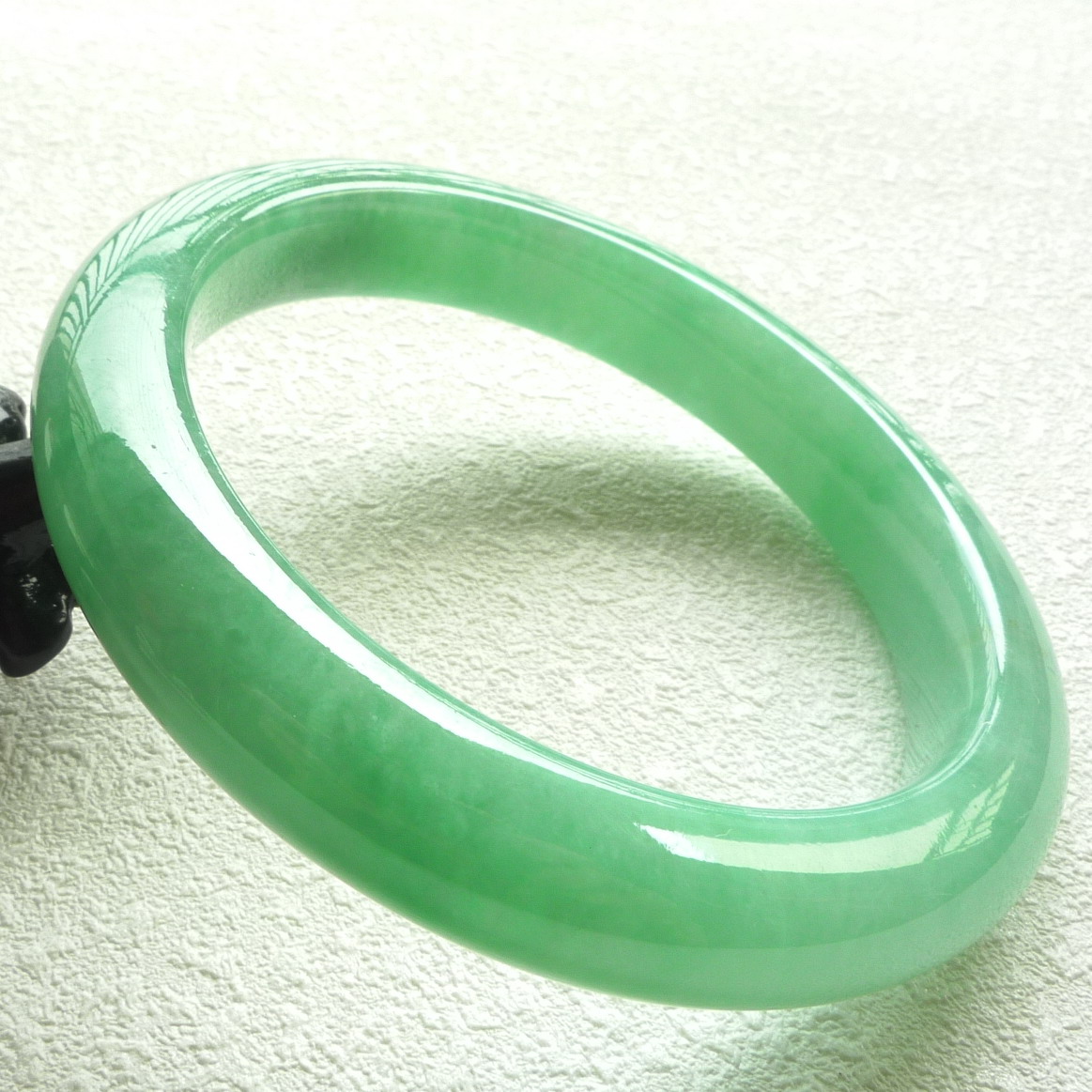 满绿a货翡翠圆口手镯46.18克 (内径52.6mm)