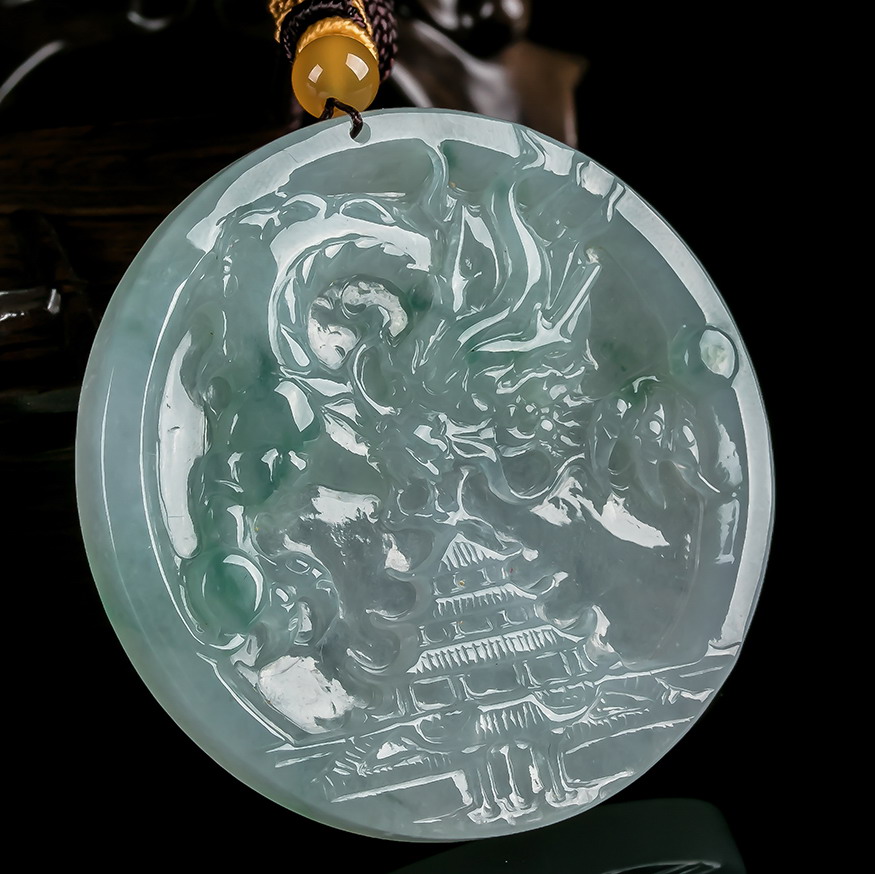 纯天然缅甸a货翡翠精雕龙牌吊坠37.29克(配珠为玛瑙)