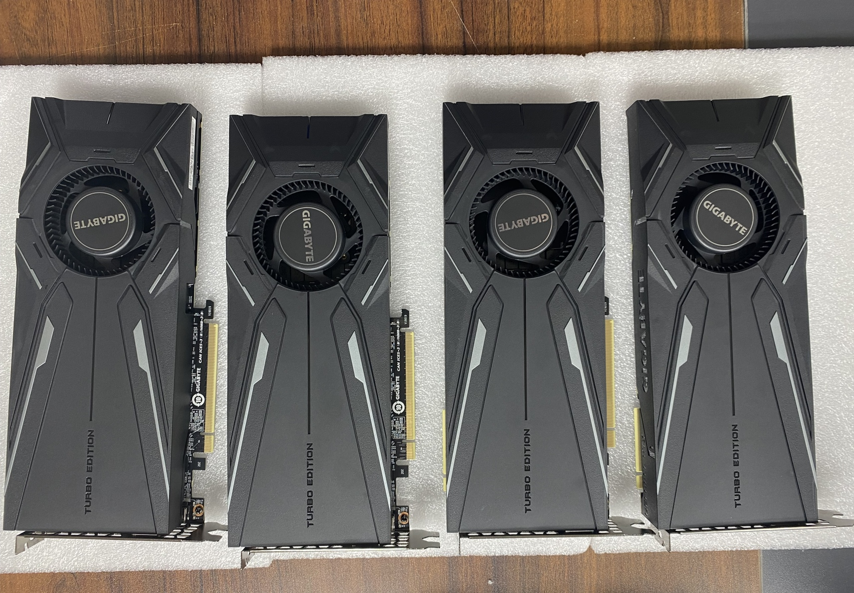 英伟达geforce rtx2080ti 11g 单涡轮公版游戏显卡技嘉 华硕 影驰