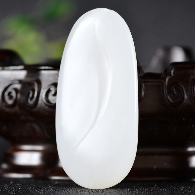 95于阗料一级白细 和田玉羊脂玉观音挂件 22.68克