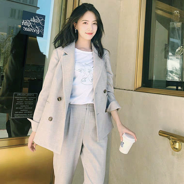 西装外套女春秋休闲浅色