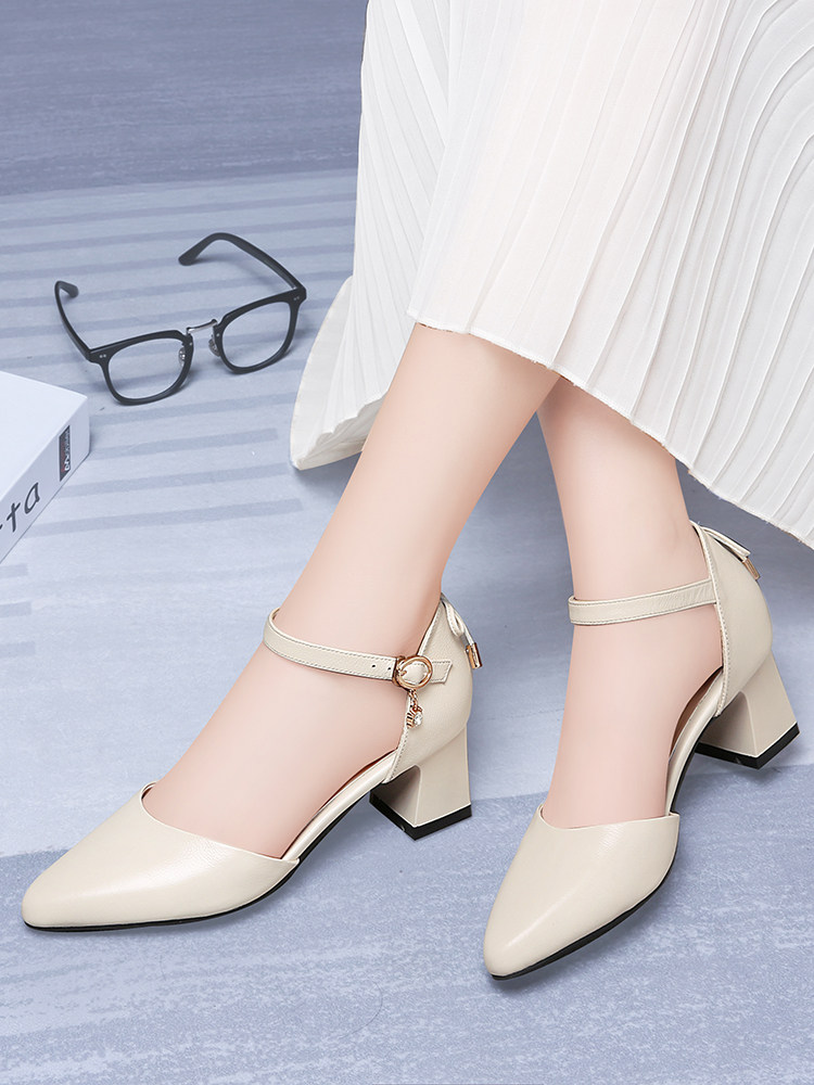 意尔康白色高跟鞋女真皮中跟粗跟鞋子夏季2022新款包头凉鞋一
