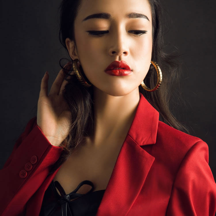 2020年素材影楼写真样照纯色女孩个人写真设计放大设计素材