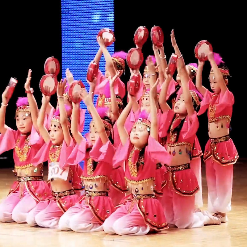 新疆舞蹈演出服女儿童少数民族风女孩印度铃鼓舞维吾尔族表演服装