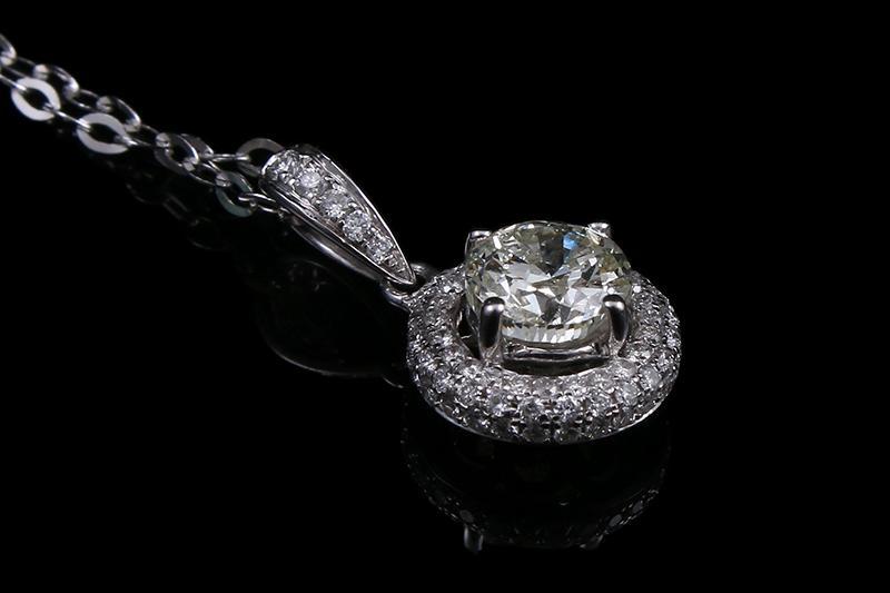 【第一次】宝瑞通绝当 主钻1.004克拉 颜色k-l净度si 钻石吊坠