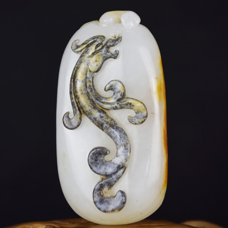 和田玉 白玉挂件 草龙 84.88克 皮肉分明 雕工精细 有润度