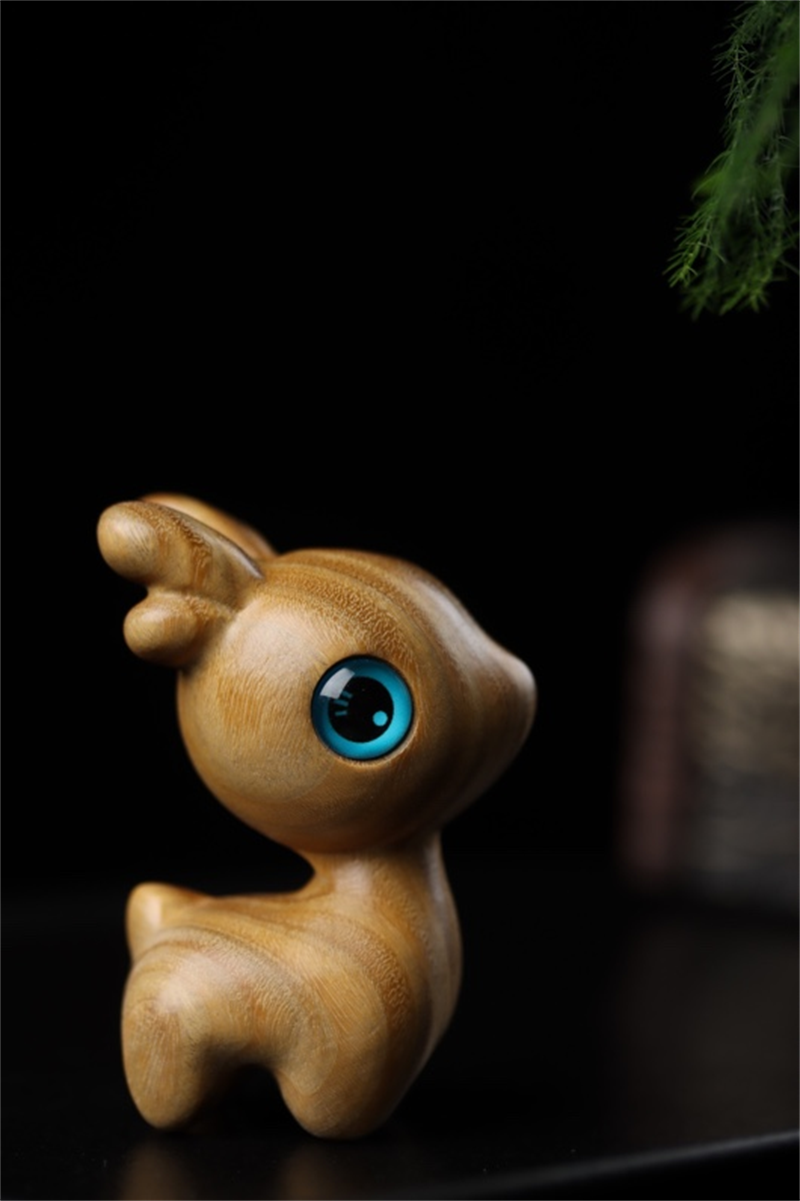 阿根廷绿檀木雕q版小鹿手把玩件雕刻家居电视柜装饰工艺礼品摆件