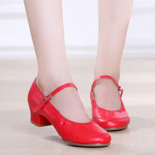 广场舞鞋女士夏季新款软底中跟四季跳舞鞋红色透气演出交谊舞蹈鞋