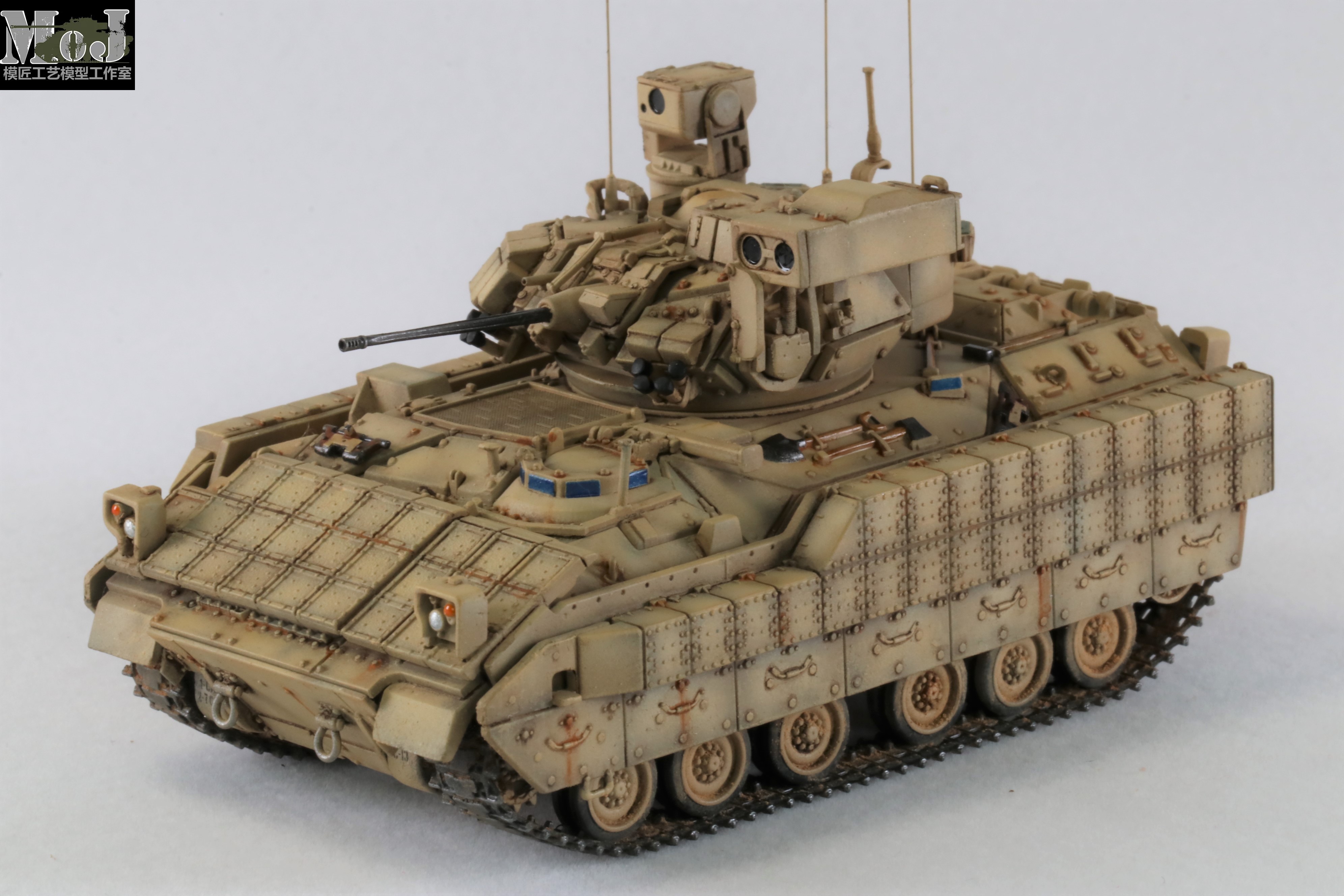 成品代工 m2a3布莱德利步兵战车 72 威龙1 模匠