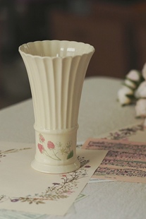 欧式白色陶瓷花瓶摆件现代创意时尚插花干花器餐桌客厅家居装饰品