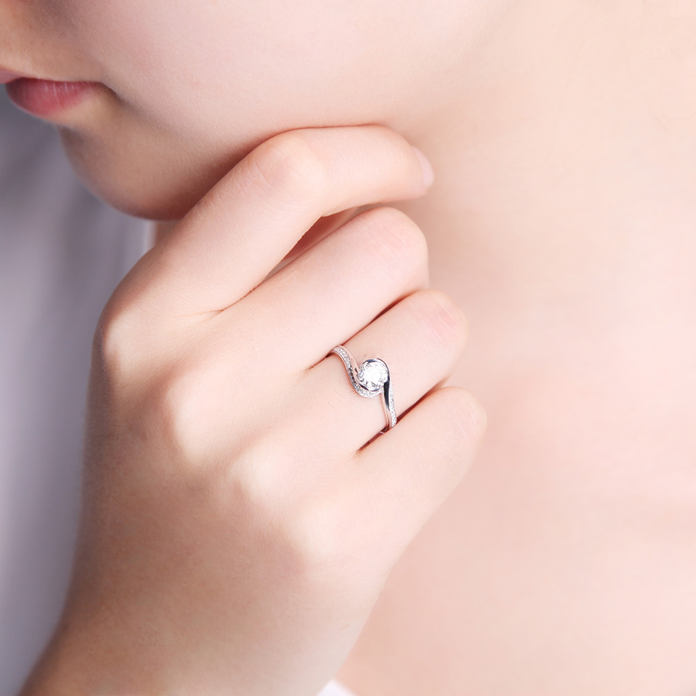 12克拉i-j色si净度11号手寸钻石戒指