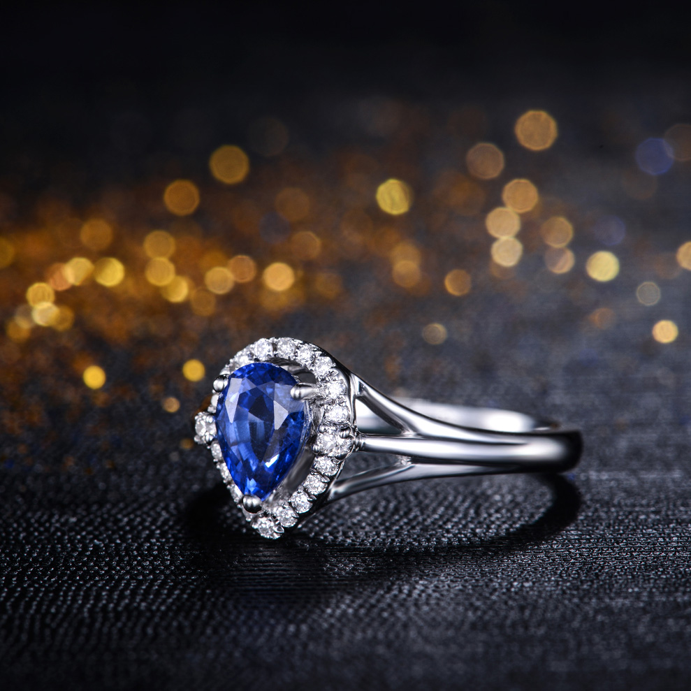 佐卡伊 白18k金水滴形蓝宝石女戒 钻石精工镶嵌彩色宝石女戒