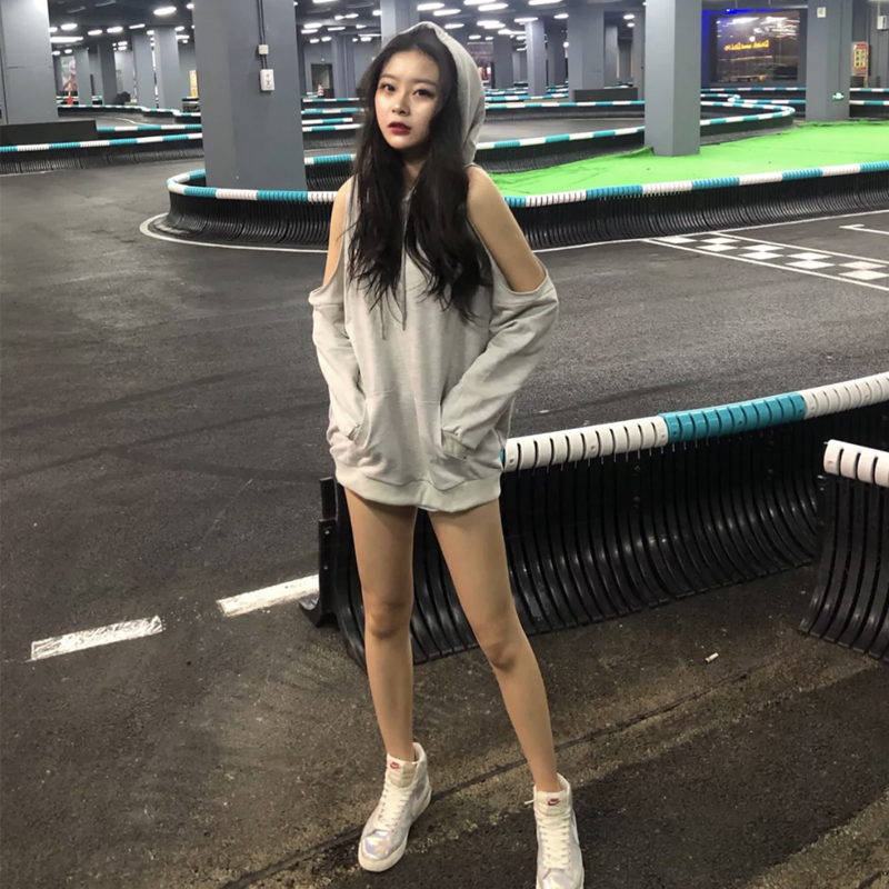 特价快手红人同款长袖t恤_社会女衣服精神女快手红人同款女外套露肩连