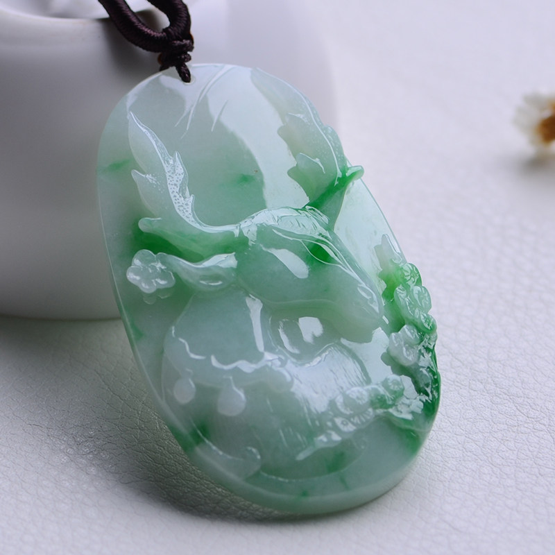 天然缅甸a货翡翠糯种带翠精美鹿牌34.3g