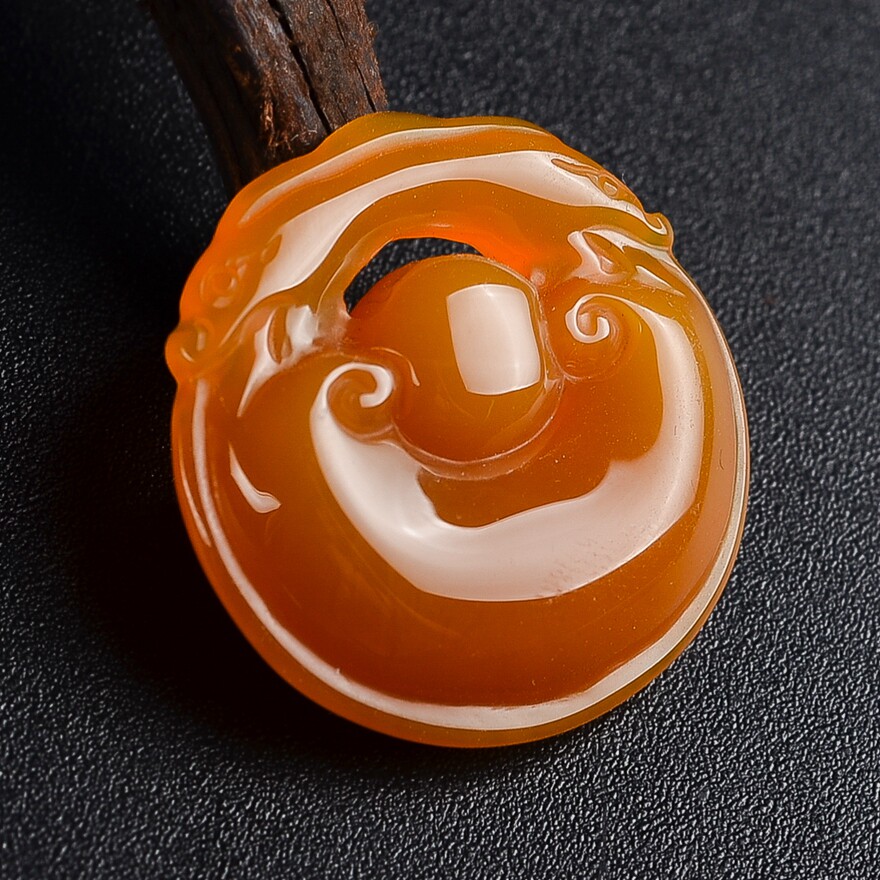 省级工艺美术大师院小果作品 黄龙玉 如意 6.91g