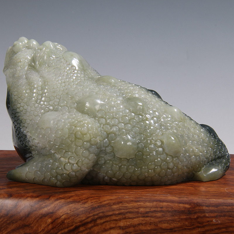 独山玉《玉金蟾》650g镇平玉雕非物质文化遗产w8021105