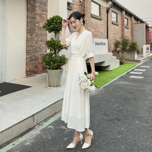 法式气质连衣裙女夏2024新款小众设计收腰显瘦高级感长款白色裙子