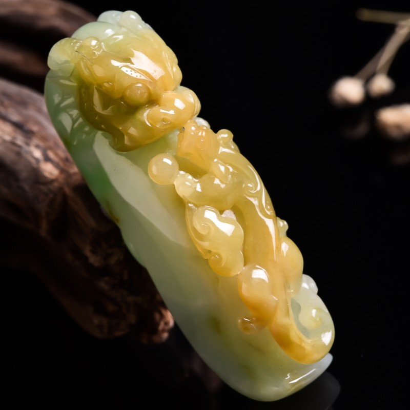 天然缅甸a货翡翠黄棕翡黄色龙钩吊坠21.