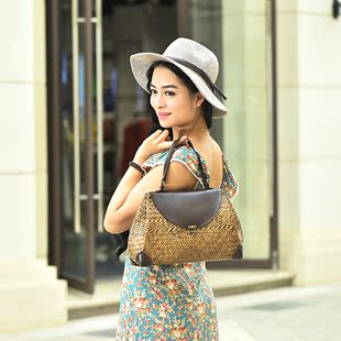 泰國的lv包包品牌 2020泰國草編包女士包包休閑旅遊手提手拿藤編pu皮單肩挎包小 包包