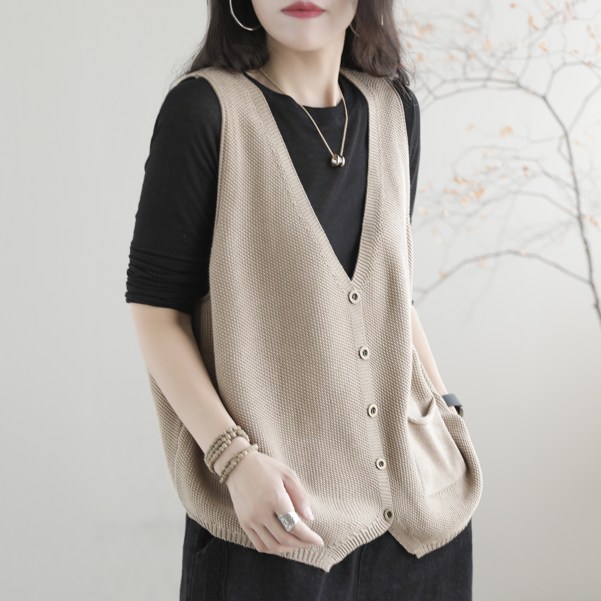 2022新款马甲背心女秋装新款针织上衣黑色宽松复古无袖棉女装坎肩