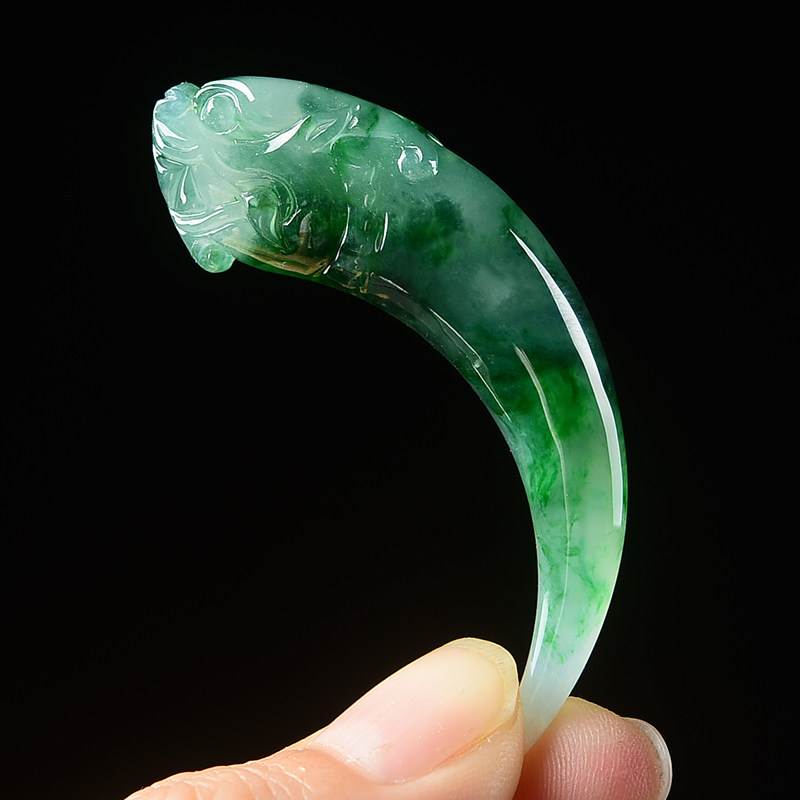 杨树明大师工作室作品天然缅甸a货翡翠冰种龙牙吊坠10.95g带绳 - 拍卖