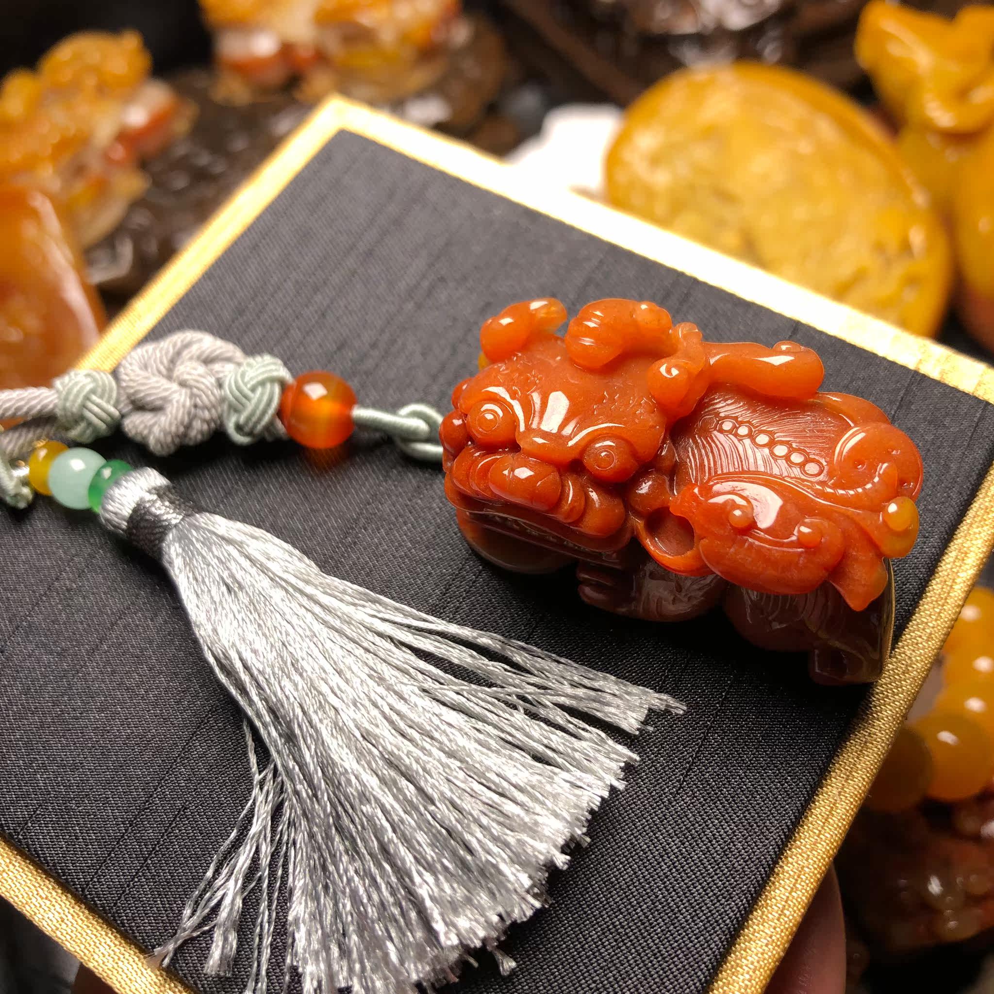 云南天然黄龙玉石霸王貔貅吊坠手把件挂件车挂玉坠钥匙扣招财辟邪