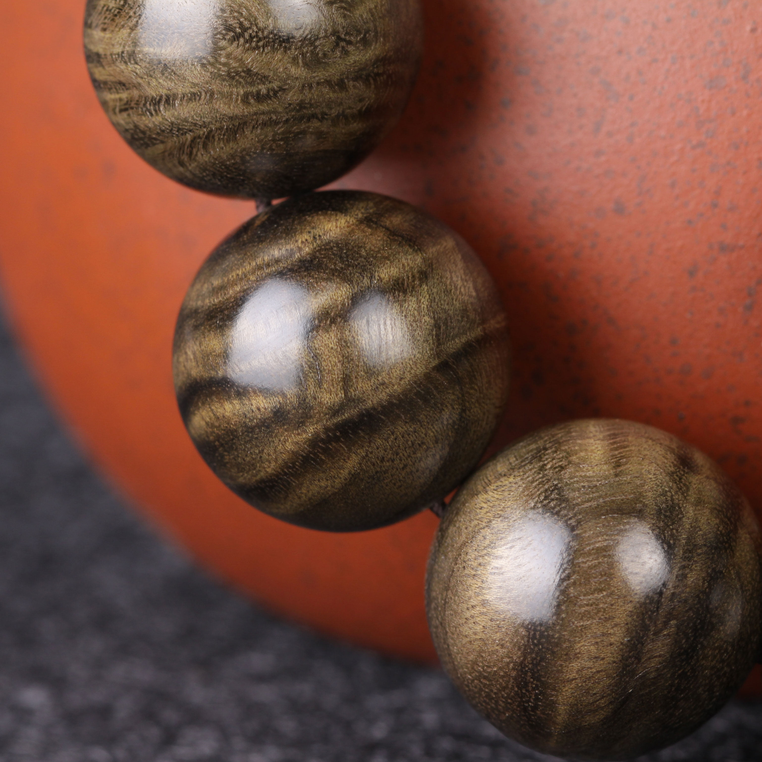 龙胆碎花纹 阴沉金丝楠手串 20.2mm 43.1g 手工打磨 收藏送礼