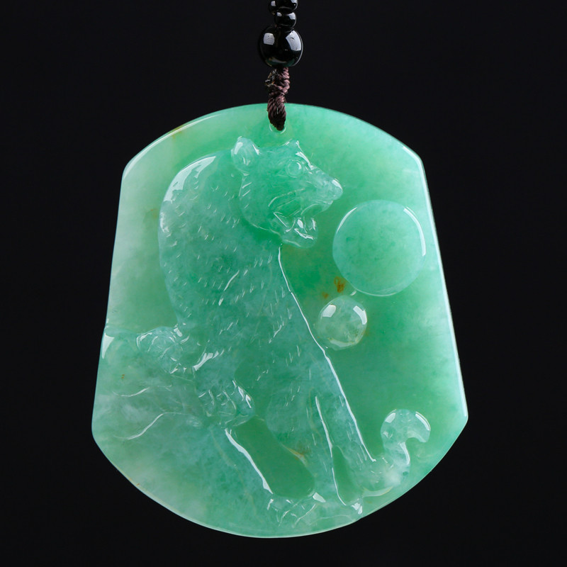 老坑天然翡翠a货满绿上山虎吊坠 49.66g 长