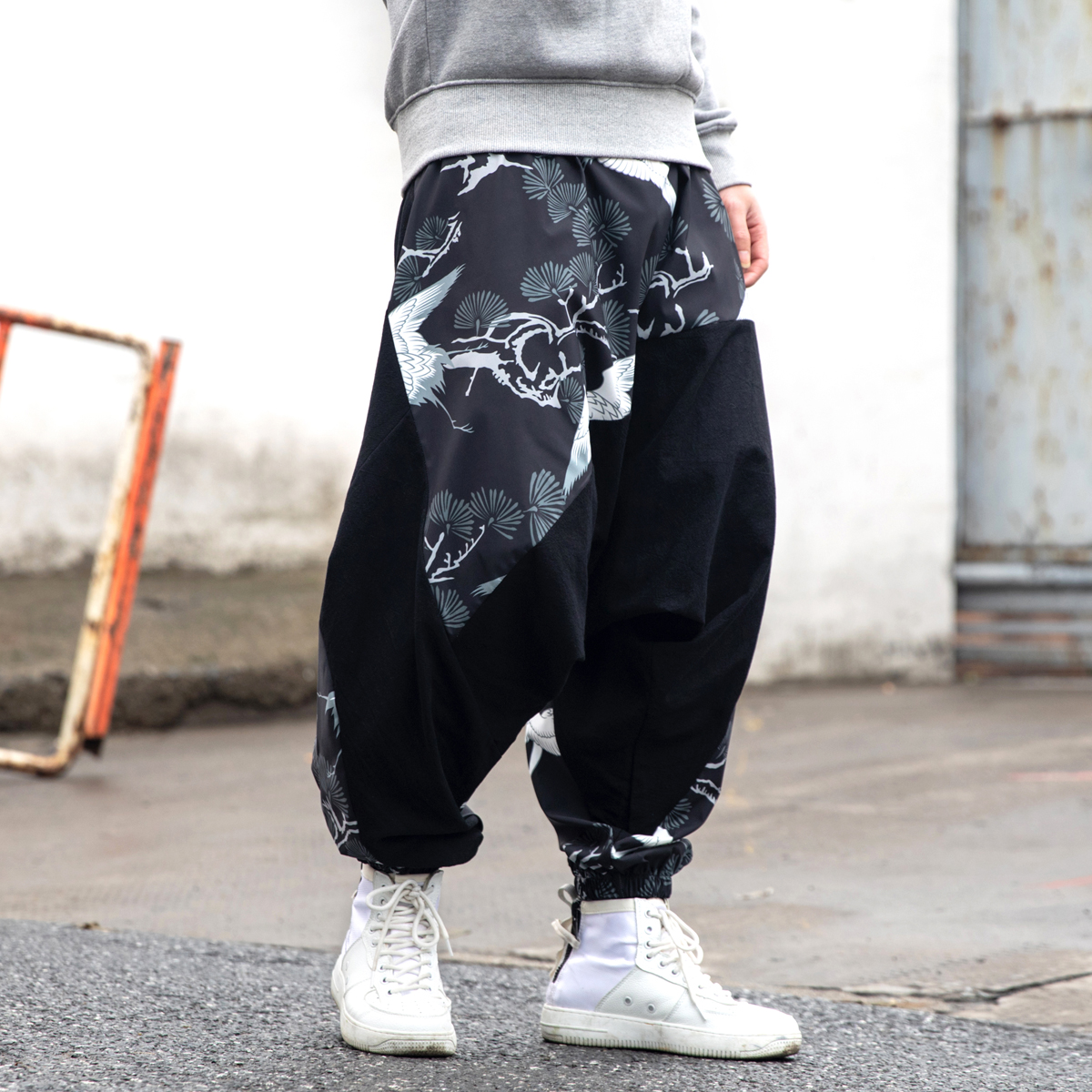 中国风仙鹤图案大裆裤男宽松大码潮流吊裆裤胖子嘻哈个性低裆跨裤
