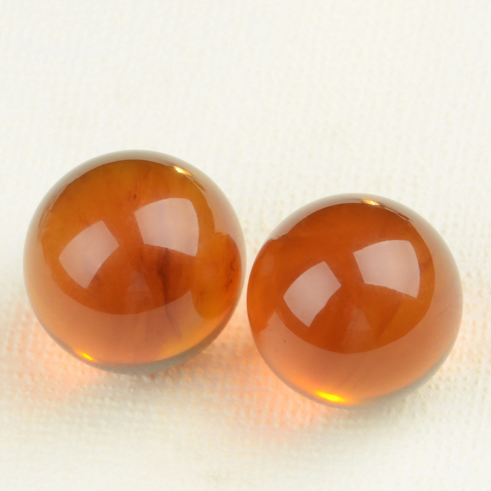 19.15g 圆润大方 琥珀金棕珀《圆珠》配饰【强荧光】