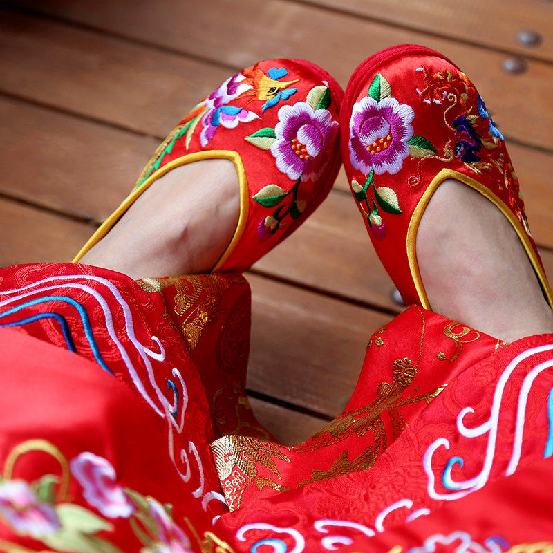 秀禾服婚鞋女中式圆头新娘鞋孕妇两穿红平底刺绣凤鸳鸯绣花鞋复古