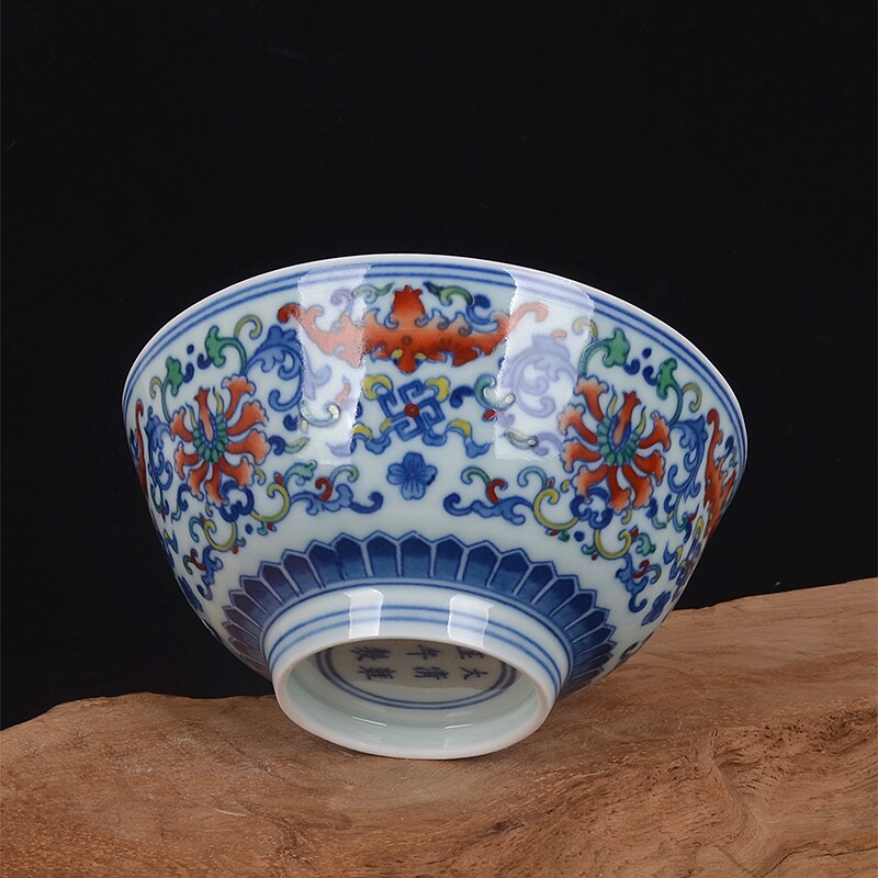 《青花斗彩碗》国家一级美术师 江西省高级工艺美术大师 陈迁保