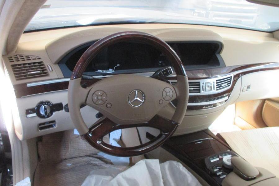 【第三次】大连海关罚没劳伦士轿车s500l