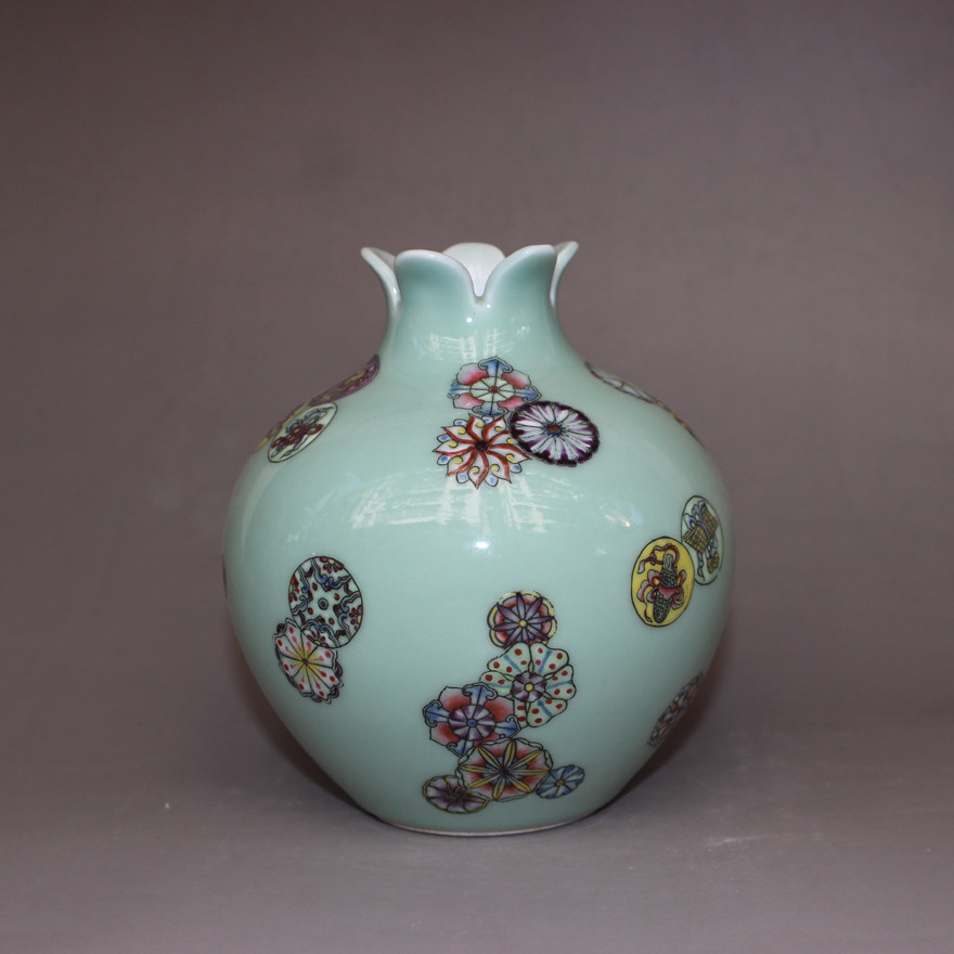 景德镇仿古瓷大清乾隆年制釉上彩绿地皮球花瓶大师唐德贵工作室