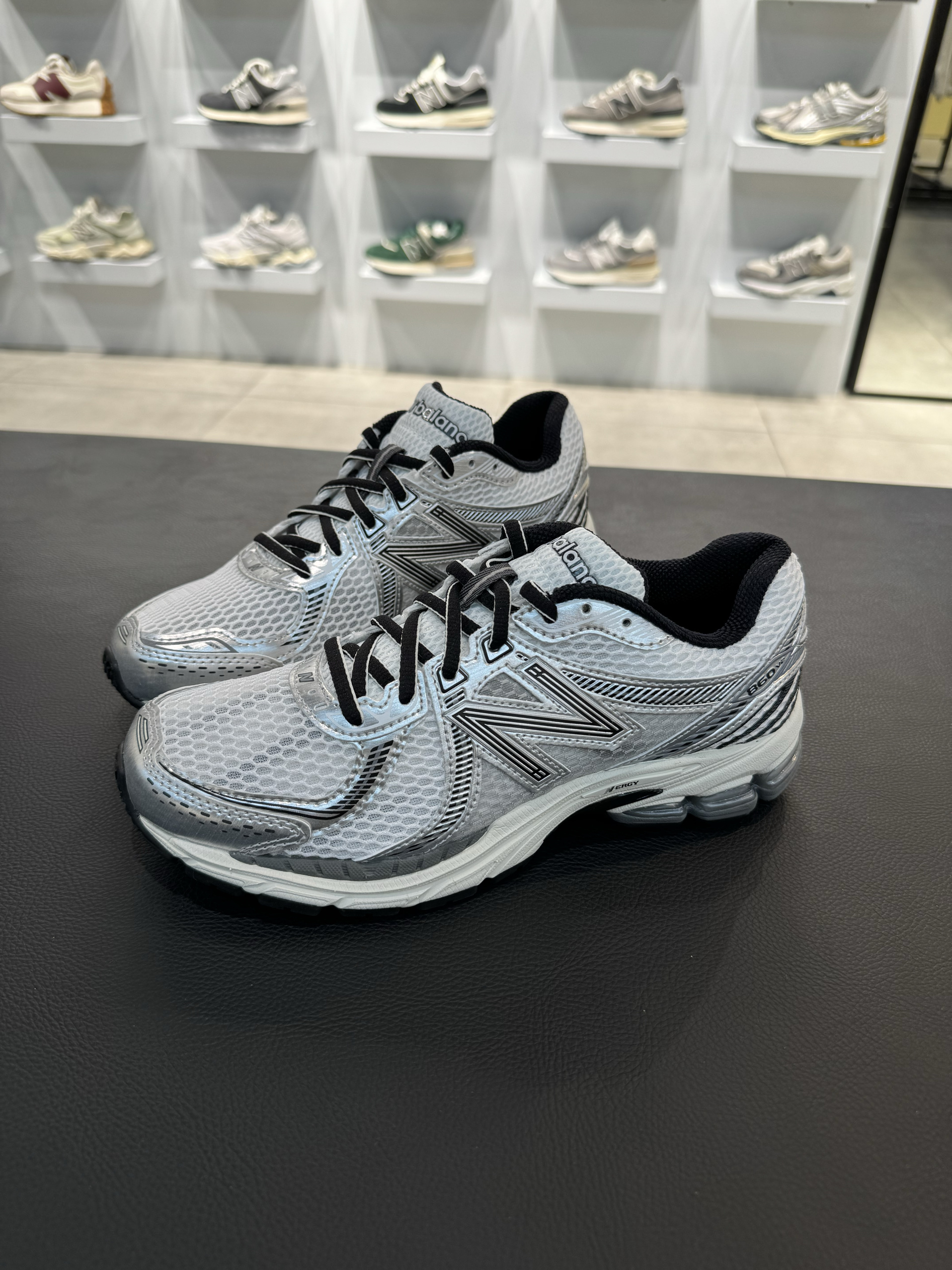 NEW BALANCE NB 860系列白银新款男女休闲复古运动老爹鞋ML860GB2