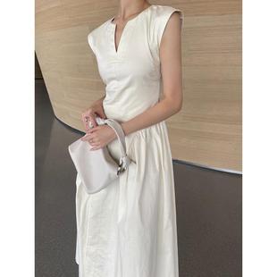白色法式连衣裙女夏2023新款无袖收腰显瘦裙子小众设计感