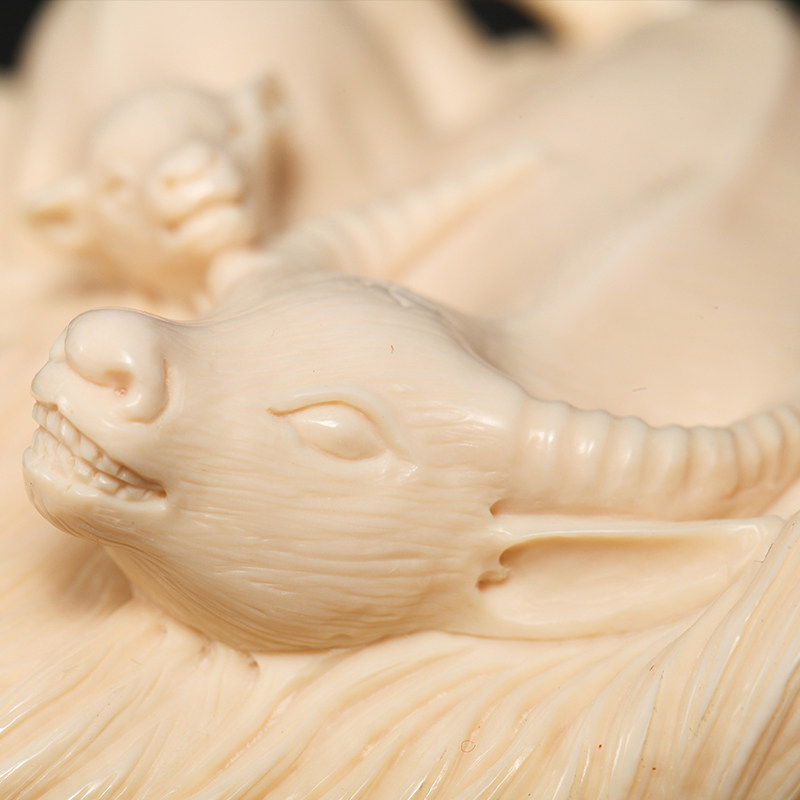 【扭转乾坤】猛犸牙带皮料裂纹精雕双牛手玩件