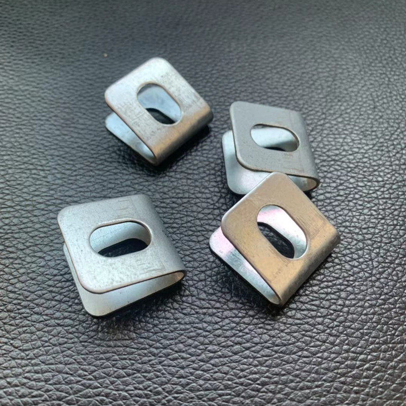 卡扣铁片固定卡子护栏围网专用固定扣螺丝铆钉铁丝网固定配件