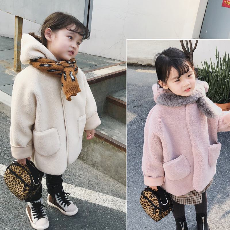 美鈕 女童寶寶皮毛壹體帶帽外套冬季新款童裝 小乖乖感在類目 童裝/嬰兒裝/親子裝, 外套/夾克/大衣, 皮草/仿皮草中 - 來自Buy2taobao.com提供專業的淘寶代購服務