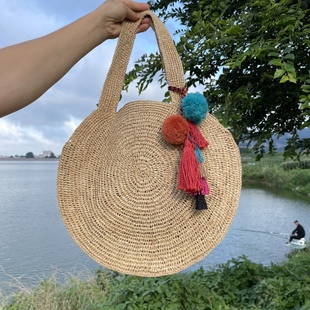 朝鲜代工 新款拉菲草编织包 圆形流苏包 民族风毛球包 草编单肩包