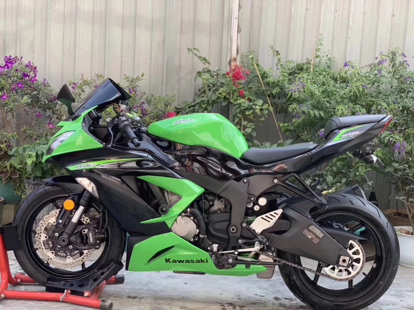 新款进口川崎小忍者zx6r 600cc跑车摩托车四缸重机车公路赛地平线